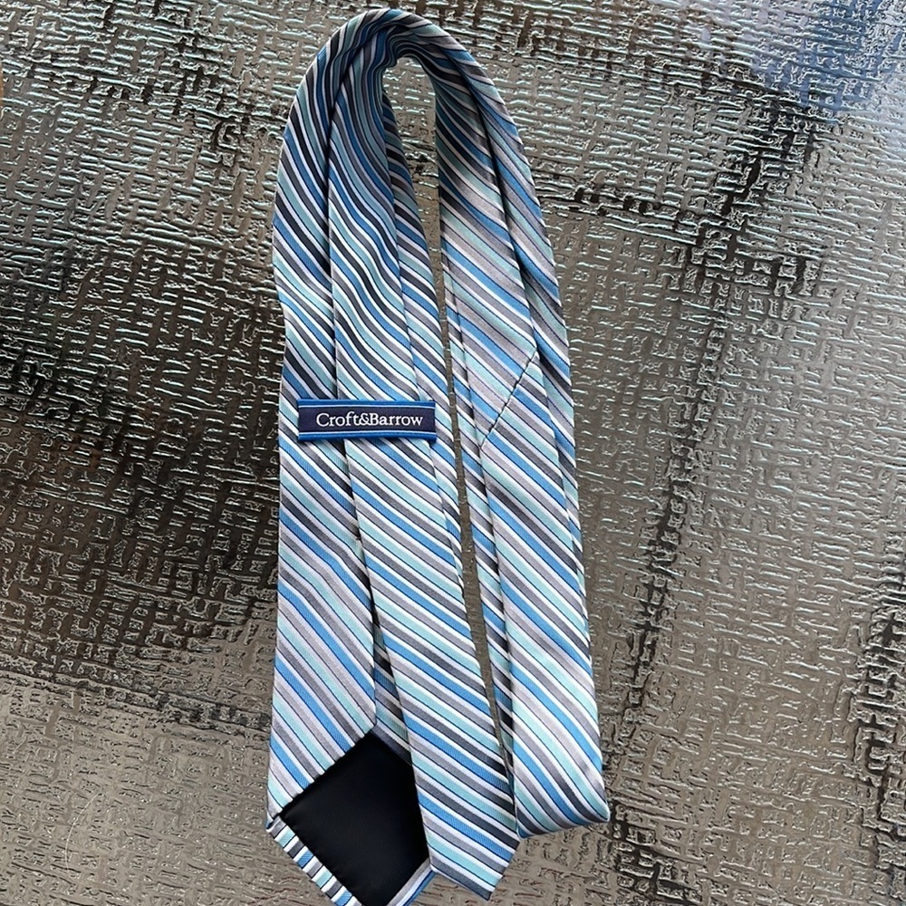 Striped tie - Picture 3 of 5